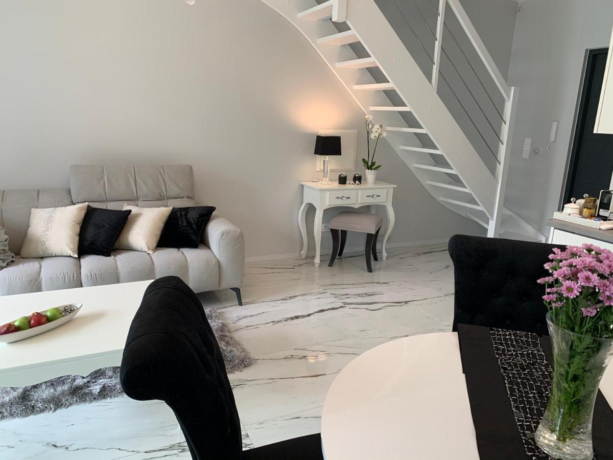 Leo Royal Apartament 포비에로보 외부 사진